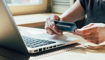 Pozor na nakupování přes internet! Více než 80 % e-shopů porušilo zákon