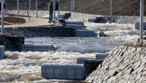 Tragédie na Vltavě: Při výcviku v Českých Budějovicích zemřel hasič