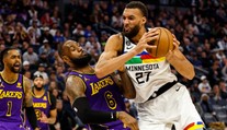 Gobert dal pěstí svému spoluhráči. Další hráč Minnesoty si zlomil ruku
