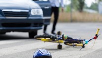 Ve Zruči nad Sázavou srazilo auto dítě! Pro chlapce přiletěl vrtulník
