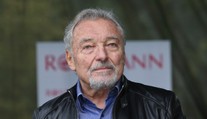 Karlu Gottovi lékaři nasadili kapačky! Ve špitále je už čtyři dny!