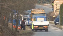Hrozná smrt! Muže rozmačkala avie, ze které právě vystoupil!