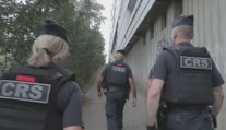 Francouzská města zavádí zákaz vycházení mládeži. Zemi trápí násilí i obchod s drogami