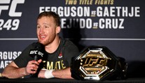 Gaethje dostane 2,5 milionu korun jen v bonusech. Nejvíc bere Ferguson