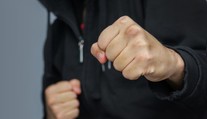 Na plesu v Opavě se strhla rvačka. Facky lítaly kvůli tombole