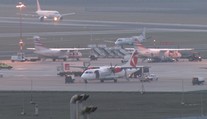 Nebezpečná situace na pražském letišti. Přistávajícímu boeingu vjel na ranvej další letoun