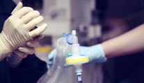 Kupte si vlastní ventilátory, řekli pacientům s těžkým covidem-19