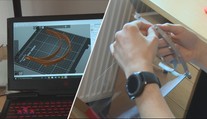 Student chtěl ochránit svoji maminku, teď tiskne štíty pro nemocnici