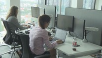 Sněmovna schválila novelu zákoníku práce. Zaměstnance čekají velké změny