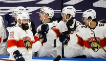 Gudas skóroval a přihrál na vítězný gól, uzdravený Malkin bodoval