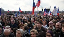 Protivládní demonstrace na Letné. Dorazilo až 250 tisíc lidí, oznámil Minář