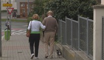 Mladí se do partnerství nehrnou. Přednost dávají cestování a kariéře