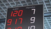 Češi tráví ročně na úřadech desítky hodin. Bankovní identitu příliš nevyužívají