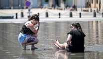 Extrémní vedra v Evropě už zabíjí. Ve Francii zemřelo nejméně sedm lidí