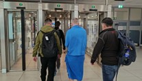 Před spravedlností utekl do Kostariky. Teď muže vrátili zpět do Česka