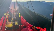 Na hřebeni Beskyd se zranila turistka. Museli ji zachránit jeřábem vrtulníku