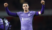 Liverpool ovládl šlágr FA Cupu, Arsenal si dal smolný vlastňák
