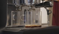 Belgičtí vědci vyrobili náhražku kávy z hrachu. Rozdíl prý nepoznáte