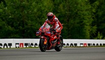 Rozčílený Bagnaia po propadáku: Dochází mi trpělivost. Po stáji chce vysvětlení