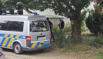 Pokus o vraždu v Praze. Matka s dítětem skončily pobodané v nemocnici