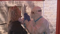 Antigenní testy způsobují rakovinu, děsí se lidé. Je to lež, říkají odborníci