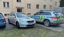 Na Nymbursku našli dvě mrtvoly. Policie zjišťuje, co se stalo