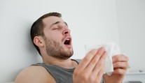 Nepřejete po kýchnutí "na zdraví"? Hrozí strašné věci, tvrdí pověra
