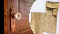Záhadný vzkaz z 50. let našli na statku u Prostějova! Byl ve dveřích