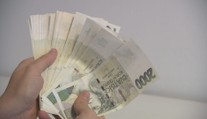 Mladý člověk potřebuje do startu 200 tisíc. Od 16 by měl vydělávat, radí odborník