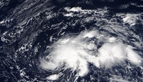 Ničivý hurikán Ophelia se řítí k Evropě! Cestou navíc neustále sílí