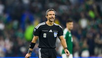 Slzy štěstí a obrovské dojetí! Rozhodčí se neudržel a po životní zprávě se rozplakal