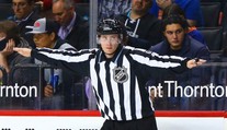 České prvenství: Sudí Suchánek má v NHL smlouvu na plný úvazek