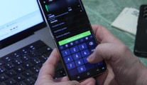 Internetoví podvodníci řádí ve velkém. Štáb TV Nova je nachytal přímo v akci