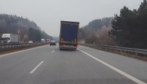 Přetížené kamiony ničí dálnice i silnice v Česku. Poslanci chystají změnu