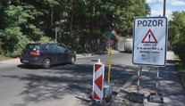 Hádky kvůli výmolu. Děčín zveřejnil jméno pracovnice ŘSD, ať si to s ní lidé vyřídí