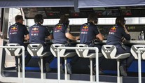 Inzerát na sociální síti. Red Bull hledá posily pro strategický tým F1 netradičně