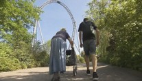 Seniorka (83) vyzrála na bolesti zad. Pomáhá jí jízda na horské dráze