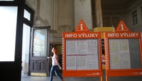 VELKÝ PŘEHLED: Nedotknou se letní výluky i vašeho spoje?