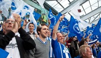 Kluby v Premier League rozjely akci. Zdravotníkům dají sto tisíc lístků