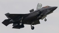 Britské stíhačky vzlétly kvůli ruským letadlům. Bylo to nebezpečné, hřmí ministerstvo