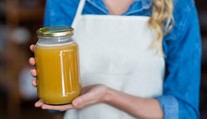 Na český trh se dostaly závadné medy. Inspekce upozornila hned na dvě šarže