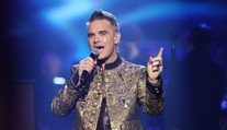 Úředníci chtěli úplatek po řidičích Robbieho Williamse. Přišli o místo