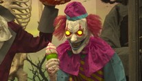 Strašidelné kostýmy a dýně. V Británii opět otevřeli největší evropský halloweenský obchod