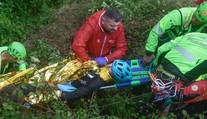 Děsivý pád do rokle skončil zázrakem, cyklista vyvázl bez zlomeniny