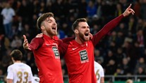 Tomu se říká oddanost! 17 tisíc fanoušků sledovalo zápas na stadionu v televizi