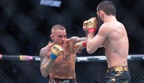 Hvězda UFC přiznala drsná zranění. Má zlomené žebro i přetržený vaz
