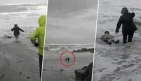 Jak tohle mohli přežít? Starší pár smetly obří vlny Atlantiku