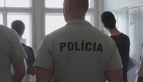 Chlapci měli znásilnit 12leté dívky! Soudce je pustil na svobodu