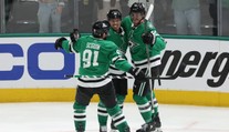 Dallas ovládl úvod série díky dominantní třetí třetině. Zářil Seguin