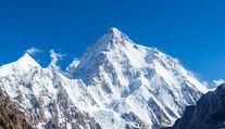 Nepřežili. Horolezce, kteří se ztratili při výstupu na K2, prohlásili za mrtvé